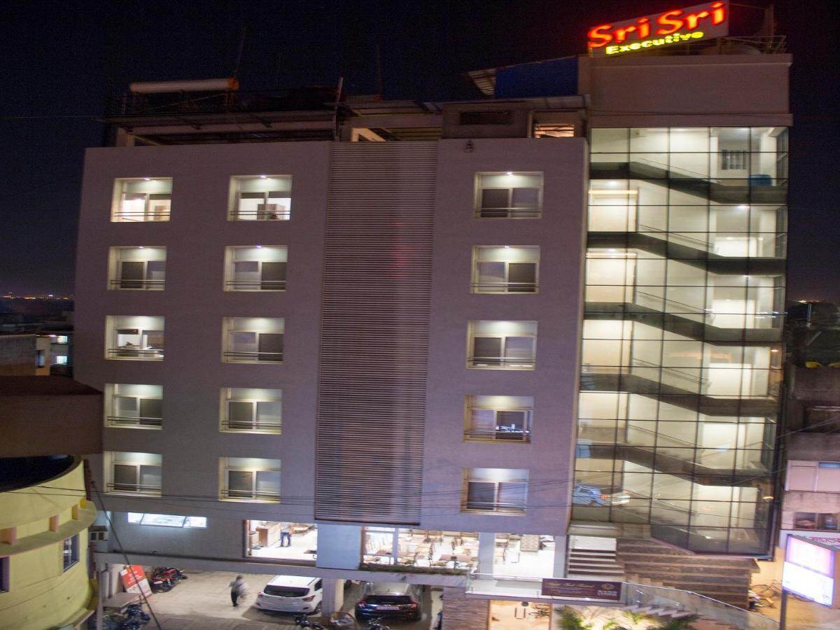 Hotel Sri Sri Executive, Kolhapur Exterior photo
