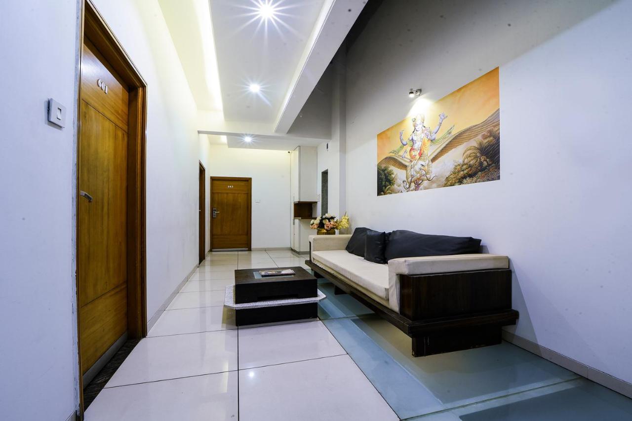 Hotel Sri Sri Executive, Kolhapur Exterior photo
