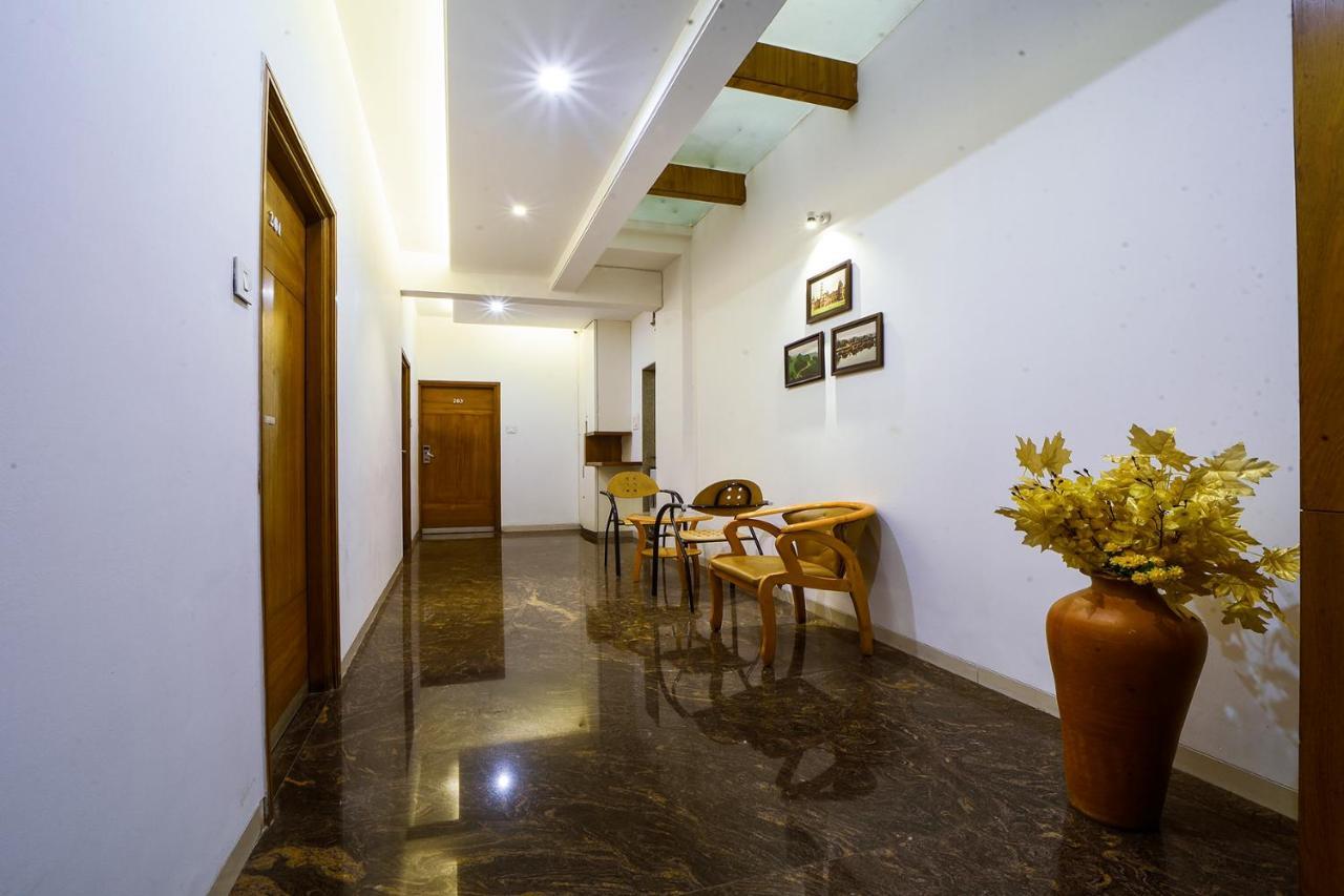 Hotel Sri Sri Executive, Kolhapur Exterior photo