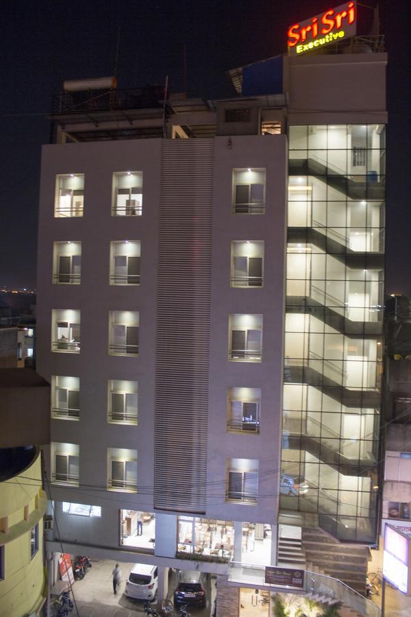 Hotel Sri Sri Executive, Kolhapur Exterior photo
